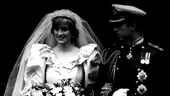 O felie din tortul de nuntă al prinţului Charles şi al prinţesei Diana, scoasă la licitaţie