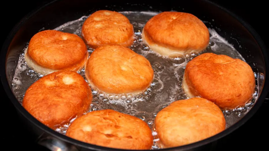 Gogoși de post ca la gogoșerie. Rețeta inspirată de Jamila Cuisine