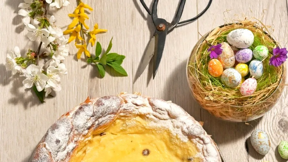 Pască fără coacere cu brânză și stafide, o pască moldovenească