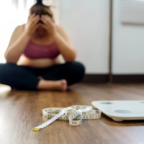 Cinci semne că nu dieta este problema când nu reușești să slăbești. Afecțiunea care poate încetini metabolismul