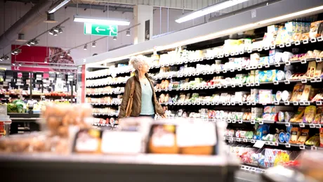 Ce fac magazinele cu alimentele rămase în supermarketuri de Paște? Puțini români știu asta