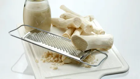 Hrean la borcan - leacul care desfundă nasul instant! Când se pune oțetul peste hrean ca să fie mai înțepător