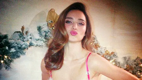 Cele mai sexy ținute de Crăciun ale vedetelor din ultimii ani