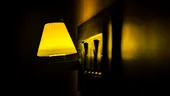 Dormitul cu lumină aprinsă poate afecta inima. Ce au descoperit cercetătorii chiar și la o expunere redusă