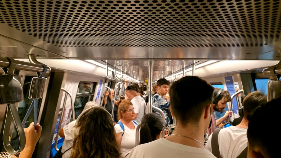 Aerul din metroul bucureștean, toxic pentru călători. Românii respiră zilnic particule periculoase în stații aglomerate