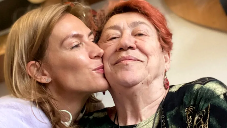 A murit mama Roxanei Ciuhulescu. Se lupta cu cancerul pulmonar de câteva luni: „O parte din sufletul meu a plecat”
