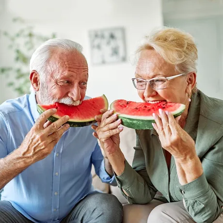 Dieta pensionarilor | Cele 3 alimente pe care trebuie să le mâncați zilnic