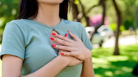 4 semne că ai putea suferi de insuficiență cardiacă, fără să știi. Simptomele timpurii care par să nu aibă legătură cu inima