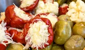 Gogoșari umpluți cu varză și morcov. Cum prepari murături crocante și aromate pentru iarnă
