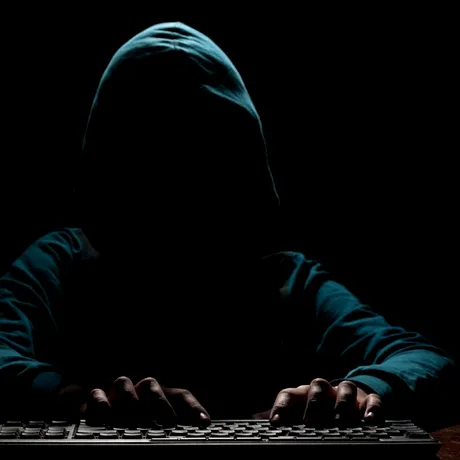 Elevul de 17 ani, suspectat că a trimis amenințări în școli și spitale, a fost internat la Spitalul Obregia. A avut și un complice de 14 ani / VIDEO