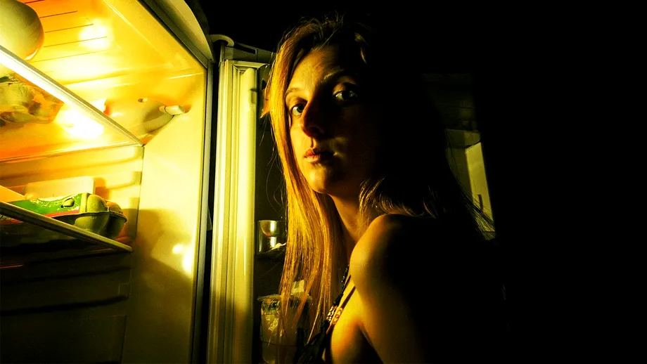 Alimentul care poate să provoace coșmaruri noaptea, dacă îl mănânci înainte de culcare. Rezultatele unui studiu din 2025