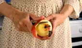 Două mere pe zi pot reduce colesterolul. Cum trebuie să le consumi: cu sau fără coajă?