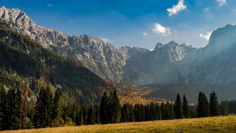 Cum poți petrece 30 de zile fără să plătești chirie într-un colț spectaculos din Alpii italieni?