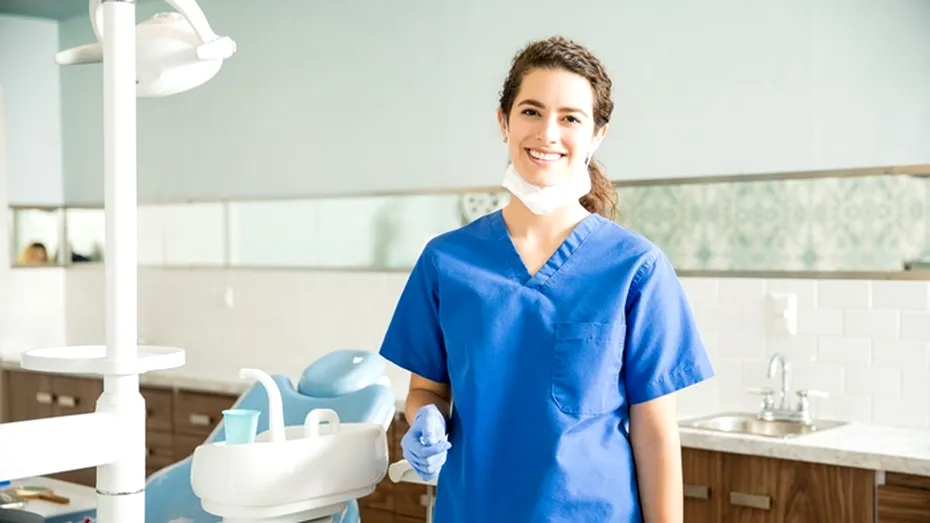 Secretele unui zâmbet perfect: 9 lucruri pe care dentiștii NU le Fac niciodată cu dinții lor