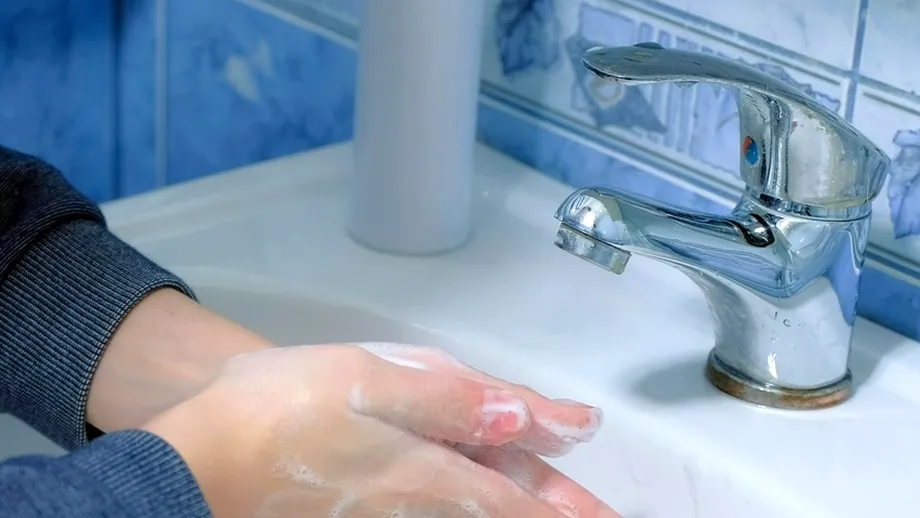 Cum să înveți copiii să se spele corect pe mâini