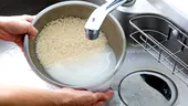 Ecuația pilafului perfect. În câte ape trebuie să speli orezul, ca să elimini excesul de amidon