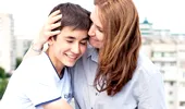 O mamă i-a oferit fiului ei viață pentru a doua oară: și-a donat o parte din ficat pentru a-l salva pe adolescentul de 17 ani
