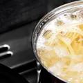 Câtă sare trebuie să pui în apa pentru paste. Un chef dezvăluie cantitatea corectă