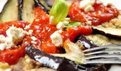 Reţetă Dukan –  Mâncare de vinete cu usturoi şi roşii