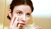 Ți-au rămas albușuri? Folosește-le pe față! 3 rețete de măști cu albuș de ou pentru fiecare tip de ten