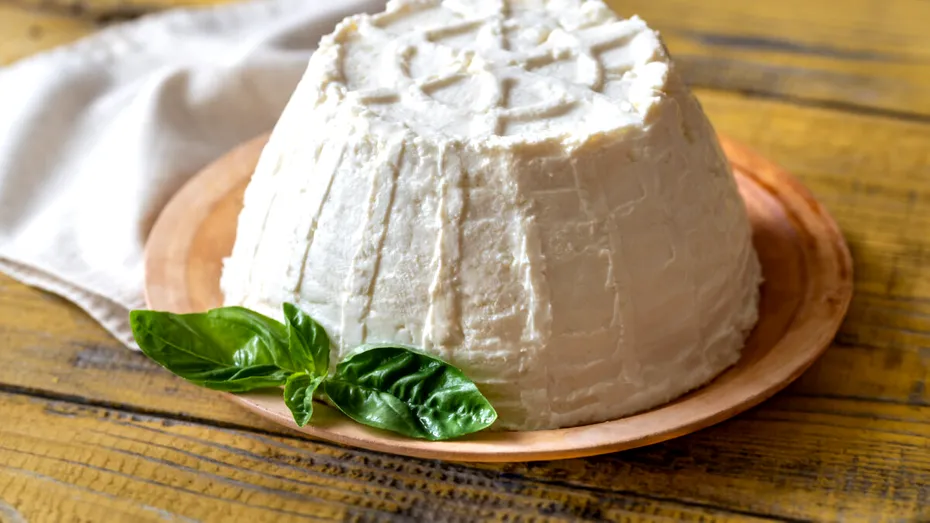 Cea mai bună brânză pentru slăbit. E o specialitate italiană care costă 7 lei!