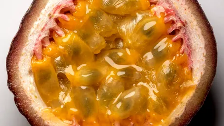 Fructul „gardian” pentru creier. Are un compus care ar putea încetini boala Alzheimer