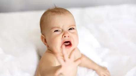 5 motive pentru care copilul se poate trezi plângând