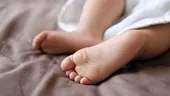 Primele rezultate ale autopsiei în cazul băiețelului de 2 ani găsit mort într-un apartament din Galați