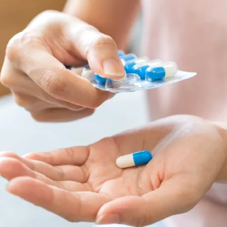 Antibioticele la primele semne de răceală: de ce nu sunt soluția potrivită