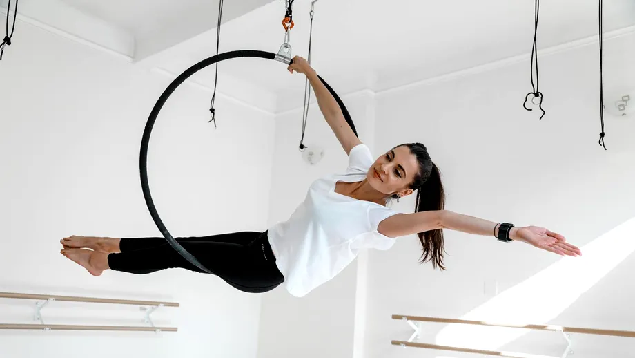 Laura Călin: 10 dintre beneficiile yoga  