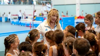 CP- Fundația Țiriac organizează prima selecție pentru cursurile gratuite de inițiere în gimnastică pentru copii, în prezența Nadiei Comăneci, joi, 24 septembrie 2026. Evenimentul este primul deschis publicului derulat în cadrul Sălii de Gimnastică „Nadia Comăneci”, prezentată oficial în luna iulie a anului curent.