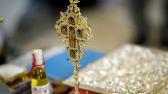 Ce se face cu uleiul de la sfințirea casei. Cum să îți pregătești locuința pentru sfeștanie și ce spune tradiția?