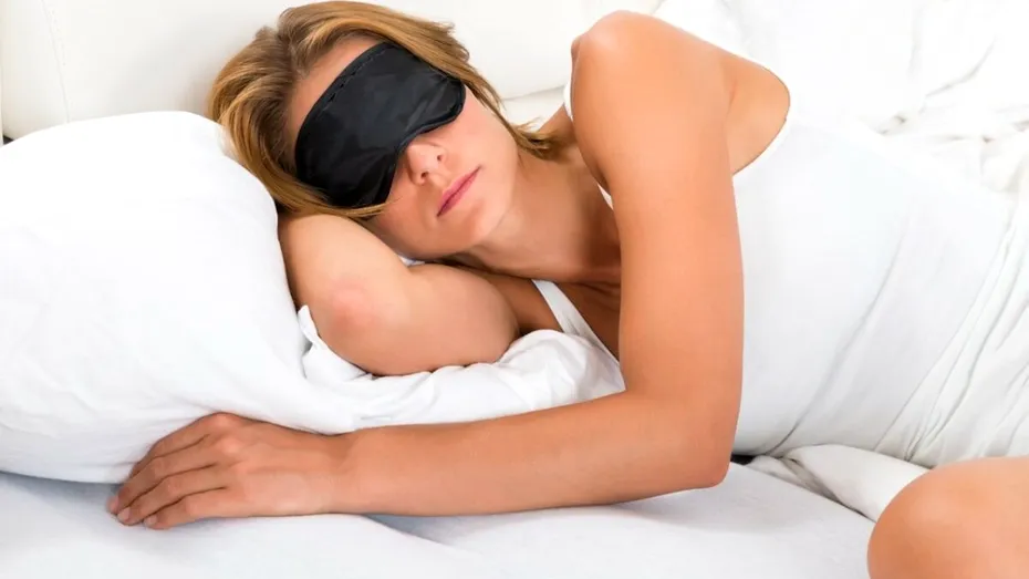 Beneficiile pentru creier ale măștilor de dormit pentru ochi
