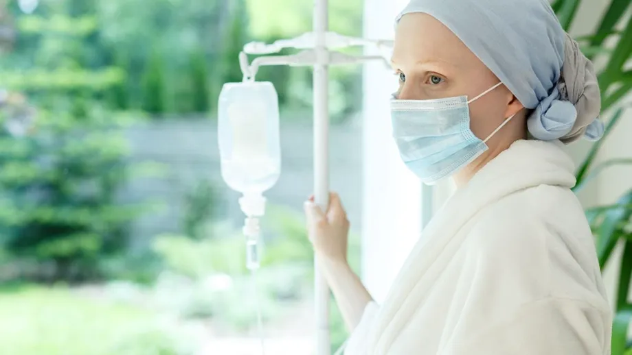 O româncă bolnavă de leucemie nu poate fi tratată din cauza locurilor insuficiente în spital. Daniela: „Aștept de 5 luni să fac transplantul”