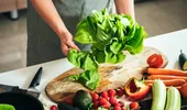 Dieta pentru cei care slăbesc greu – recomandată și urmată de Mihaela Bilic. O masă pe zi: alimente permise și interzise, avantaje și dezavantaje