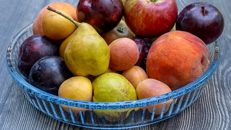 Patru fructe pe care nu ar trebui să le decojești niciodată. Sunt delicioase și pline de beneficii pentru sănătate