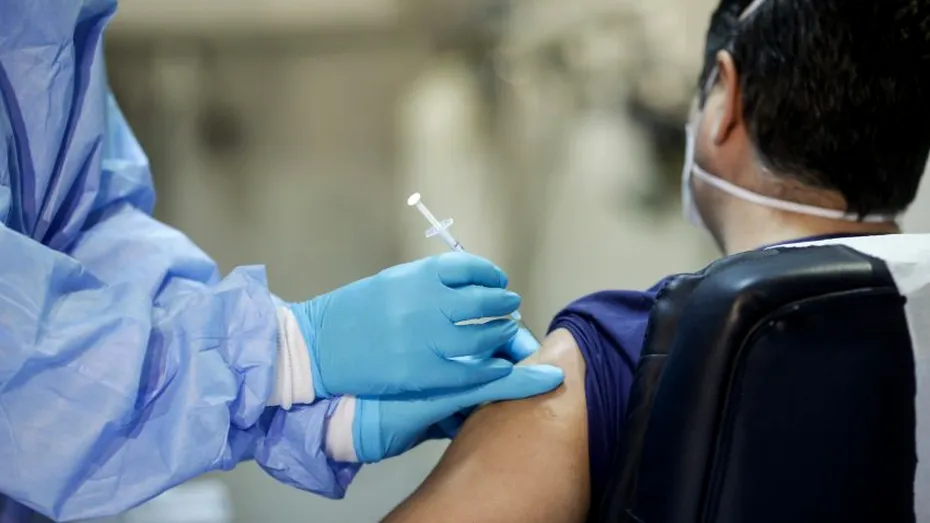 O singură doză de vaccin Pfizer este suficientă? Ce spun studii recente din Israel