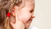 Remedii pentru otita la copii. Nu încercați să scoateți ceara din urechi!