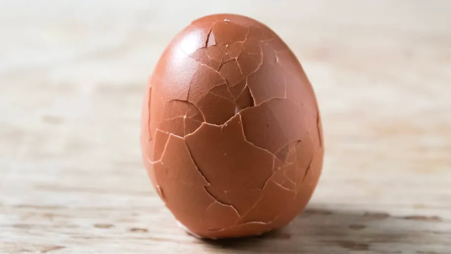 Trucul ca ouăle să nu mai crape. Cum trebuie să le ții la frigider și de ce nu e bine să consumi ouăle crăpate