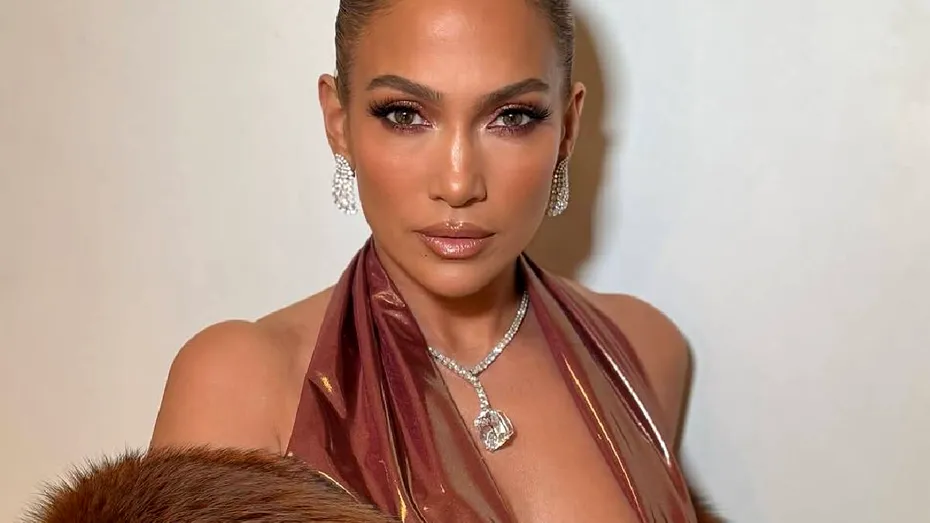 Cum să arăți ca Jennifer Lopez, după 50 de ani. Exercițiile pe care le face vedeta pentru un abdomen de invidiat
