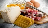 Secretul spaghetelor carbonara ca-n Italia: NU se folosește smântână! Vezi rețeta din 5 ingrediente