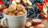 Rețetă de fursecuri amaretti din 4 ingrediente. Perfecte pentru masa de Crăciun, se topesc în gură!
