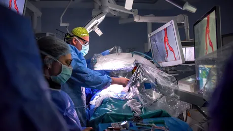 Inteligența artificială, utilizată în chirurgia cardiovasculară minim invazivă, în premieră pentru România