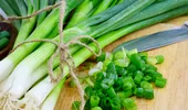 Ceapa verde, minune pentru sănătate. De ce trebuie mâncată zilnic de diabetici și hipertensivi