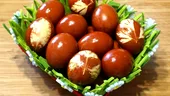 Ouă vopsite cu sfeclă roșie. Metoda naturală preferată de multe gospodine
