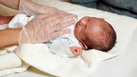 Două femei au aflat la 35 de ani că au fost încurcate la naștere. S-au întâlnit pentru prima dată: „Ne-am înțeles imediat”