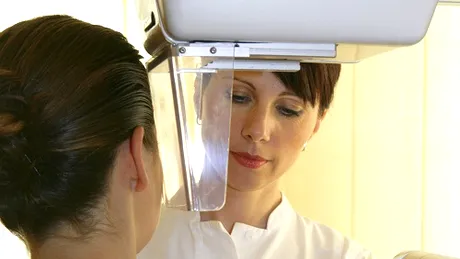 Radiaţiile emise de mamograf NU favorizează cancerul tiroidian
