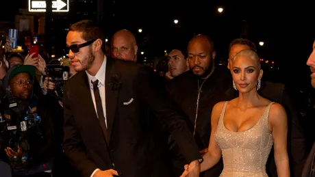 Dieta draconică a lui Kim Kardashian. Cum a slăbit 7 kilograme în 3 săptămâni ca să încapă în rochia lui Marilyn Monroe