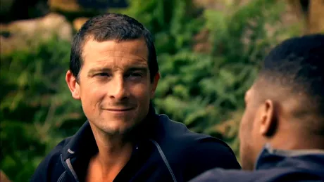 Rutina de dimineață a lui Bear Grylls. Antrenamentul de 10 minute pe care îl face zilnic la 51 de ani