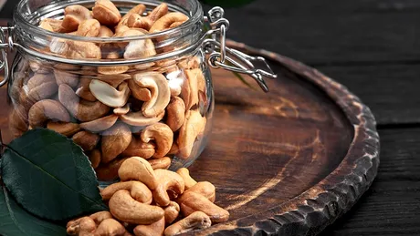Nucile caju, un desert sănătos care trebuie consumat cu măsură! Când excesul se transformă într-o problemă de sănătate
